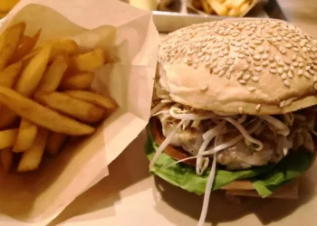 Crece el consumo de la comida chatarra entre los jóvenes italianos