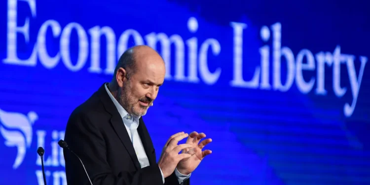 Federico Sturzenegger confirmó que cerca de 36.000 empleados públicos perdieron su trabajo desde que asumió Javier Milei
