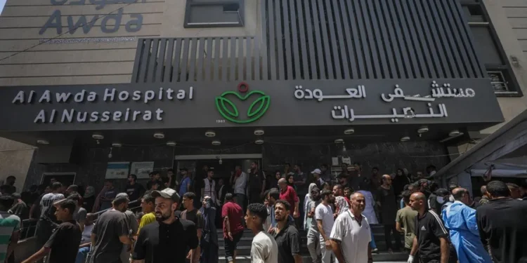 Los tres principales hospitales del norte de Gaza quedan fuera de servicio por el asedio israelí