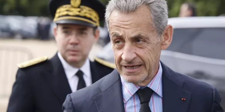 Nicolás Sarkozy condenado por corrupción a tres años