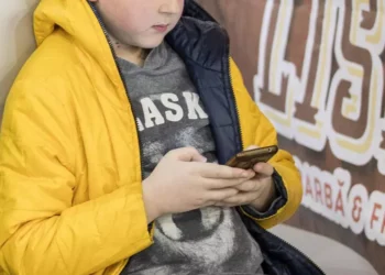 Brasil prohibirá los celulares en las escuelas