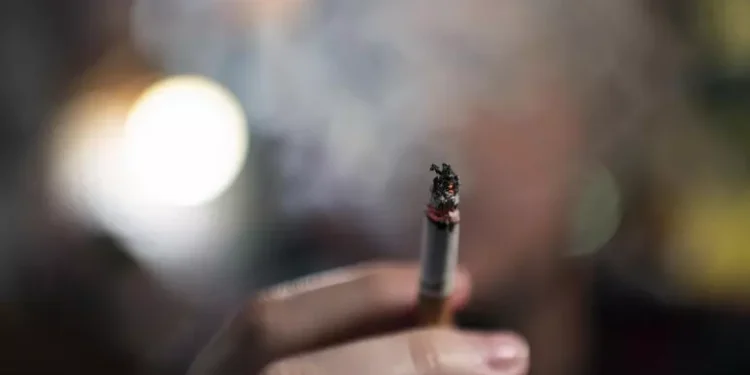 Milán prohíbe fumar en las calles