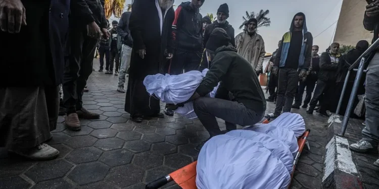 Al menos 15 muertos en el primer bombardeo de Israel contra Gaza del año