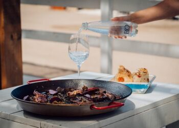 Cómo se celebra la conexión entre la alta gastronomía y la pureza del agua de montaña