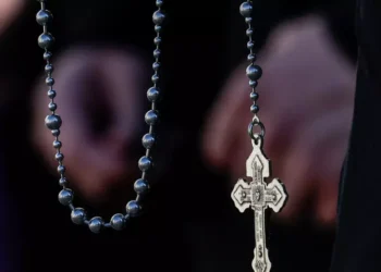 Angustia por el Papa por la crisis respiratoria y transfusión de sangre