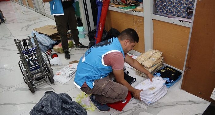 Megaoperativo en Flores: desalojaron más de 5.000 manteros de la calle Avellaneda