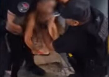 Policías salvan la vida de un menor que se había atragantado