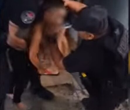 Policías salvan la vida de un menor que se había atragantado