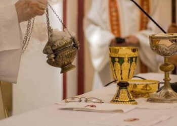 El Papa pide evitar ‘pompas y protagonismos’ en la liturgia