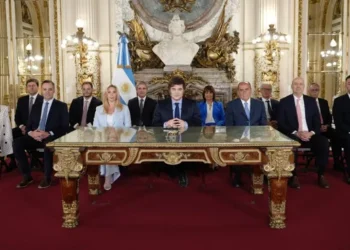 Para más de la mitad de los porteños la imagen del gobierno de Javier Milei es negativa