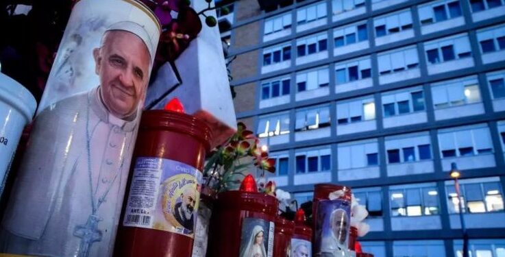 Francisco pasó una ‘noche tranquila’ después de sufrir el broncoespasmo