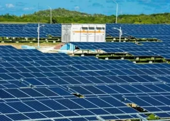 Cuba apuesta a la energía solar para escapar a los apagones crónicos