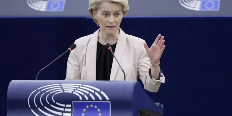Ursula Von der Leyen asegura que la UE tiene «el poder para contraatacar» los aranceles de Trump