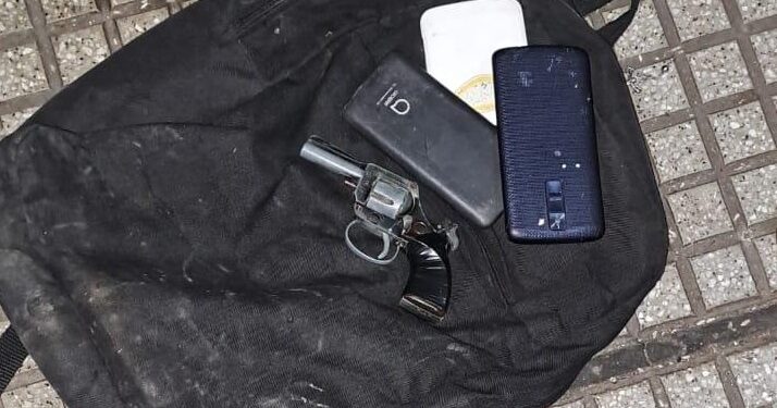 Dos detenidos en Constitución con un arma de fuego en la puerta de un hotel