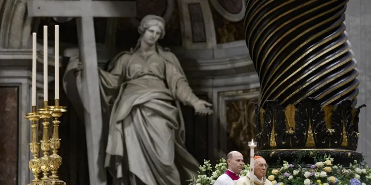 El papa Francisco pide en la Vigilia traer esperanza mientras soplan «tantos vientos de muerte»