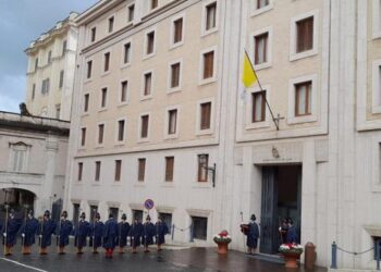 El Papa registra ‘ligeras mejorías’ y continúa su convalecencia en Santa Marta