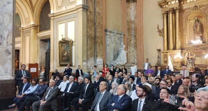 Comunidades religiosas recordaron en la catedral porteña al Papa Francisco