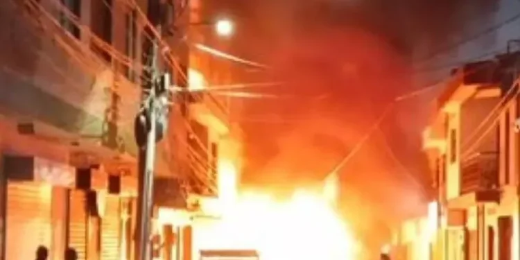 Dos muertos y 25 heridos en un atentado guerrillero en Colombia