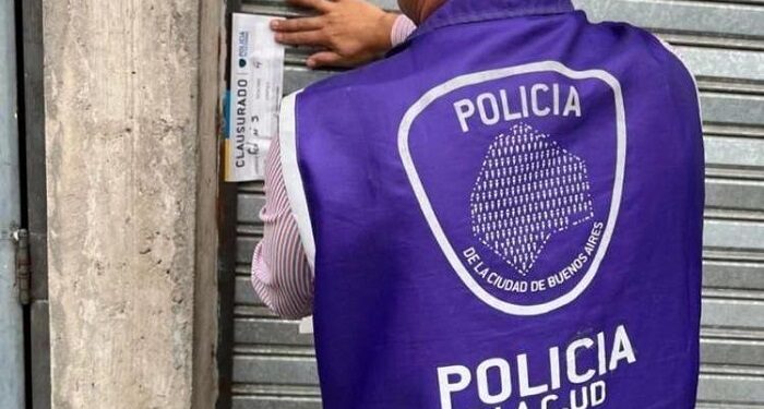 Clausuran dos talleres textiles clandestinos por presunta trata de personas y explotación laboral