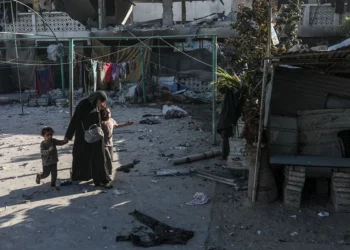 Israel mata al menos a 77 palestinos en Gaza e hiere a cerca de 300 en dos días de ataques