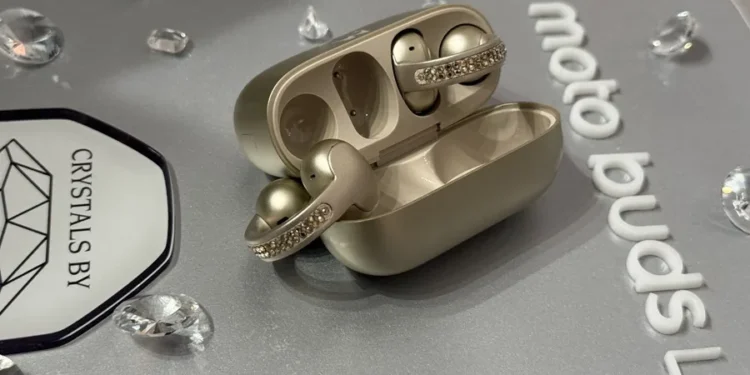 Motorola y Swarovski colaboran para diseñar unos lujosos auriculares inalámbricos