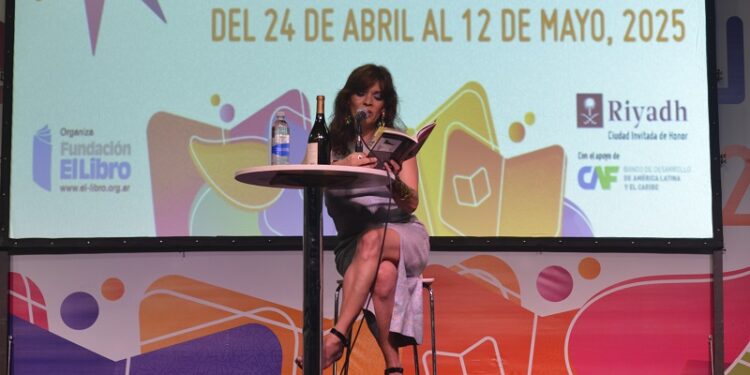 Una multitud visitó la Feria del Libro durante el feriado del 1° de mayo