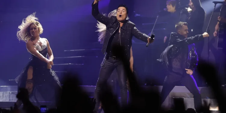 Chayanne «baila otra vez» después de catorce años sin «poner el alma» en España