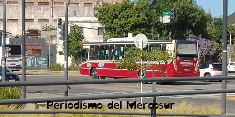 Tras el paro, la UTA acordó un aumento paritario por encima de la pauta del Gobierno