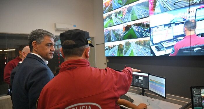 Con un nuevo sistema de rastreo de la Policía de la Ciudad, cayeron tres bandas que robaban camionetas y mercaderías