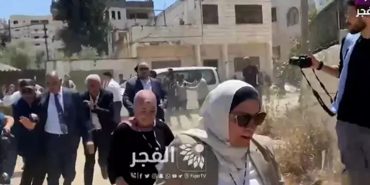 Disparos al aire del ejército israelí durante una visita de diplomáticos a Cisjordania