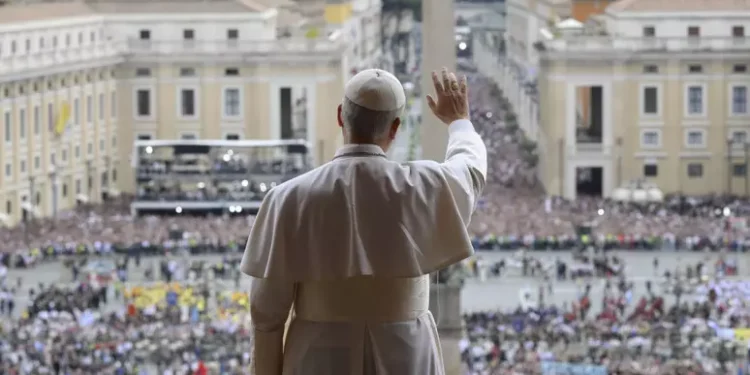 «¡No más guerra!», dijo el Papa en el primer Regina Caeli