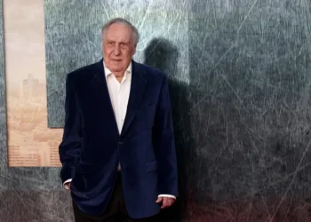 Muere el escritor británico Frederick Forsyth, autor de ‘El día del Chacal’, a los 86 años