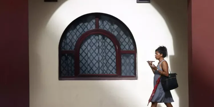 Protestas en Cuba contra el aumento de la tarifa de celulares