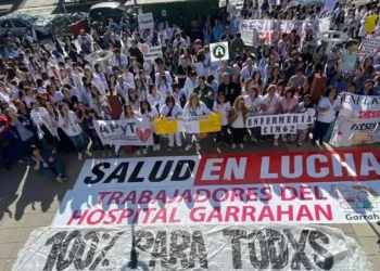 Trabajadores del Garrahan realizan una nueva convocatoria para movilizarse hacia Plaza de Mayo