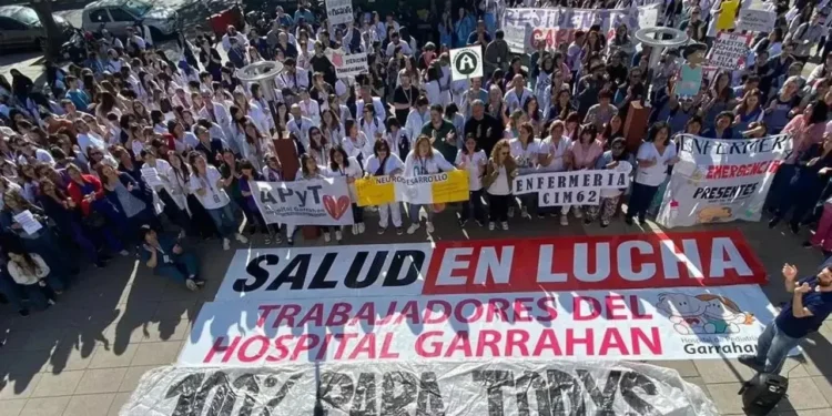 Trabajadores del Garrahan realizan una nueva convocatoria para movilizarse hacia Plaza de Mayo