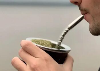 Tomaba mate en el trabajo y lo despidieron: la Justicia ordenó que lo indemnicen