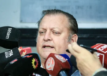 Pilotos de Aerolíneas Argentinas anuncian paro para el 10 de junio