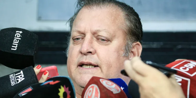 Pilotos de Aerolíneas Argentinas anuncian paro para el 10 de junio