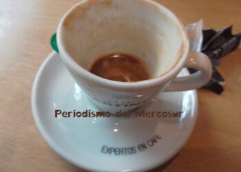 Solo el agua, el café y el té pasaron el filtro de Harvard como bebidas saludables