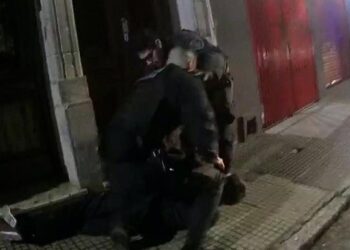 Robó y amenazó con autolesionarse para no ser detenido pero fue reducido con la taser