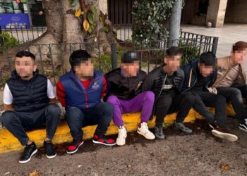 Detuvieron a seis hombres que llevaban una bolsa de joyas e intentaron coimear a la policía