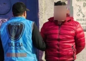 La Policía de la Ciudad detuvo en el barrio de Villa Santa Rita a un delincuente buscado por un homicidio en Santiago del Estero