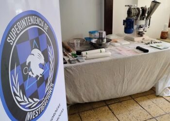Breaking «Sarandí» Bad: la Policía de la Ciudad cerró un laboratorio clandestino en Avellaneda que producía 14 mil pastillas de éxtasis