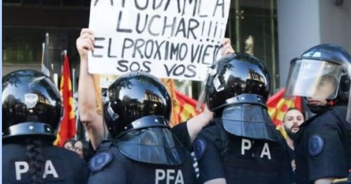 «Nos duele reprimir jubilados»: la lapidaria carta de la policía a Patricia Bullrich y Javier Milei que reveló Jorge Rial