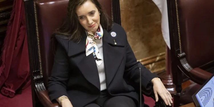 Victoria Villarruel afirma que si el oficialismo quiere recortar gastos lo haga “en viajes y en la SIDE”