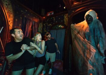 Halloween Horror Nights 2025 de Universal Orlando comenzó este Viernes 29