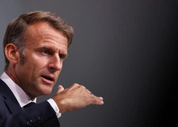 Emmanuel Macron advierte a Trump de que la UE responderá si se aplican aranceles por la tasa digital