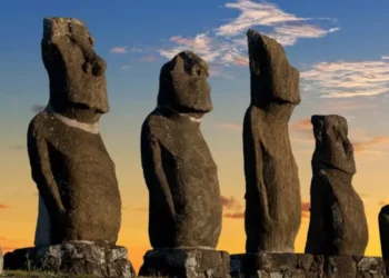 El cambio climático amenaza los moaís de Isla de Pascua