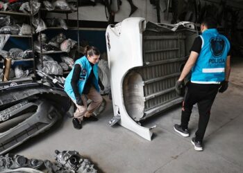 Policía de la Ciudad secuestró en Villa Pueyrredón más de 1.500 autopartes en un taller de chapa y pintura