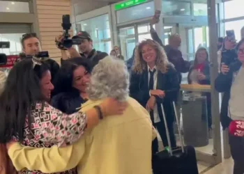 En Chile, una madre se reencuentra con sus hijas tras 46 años